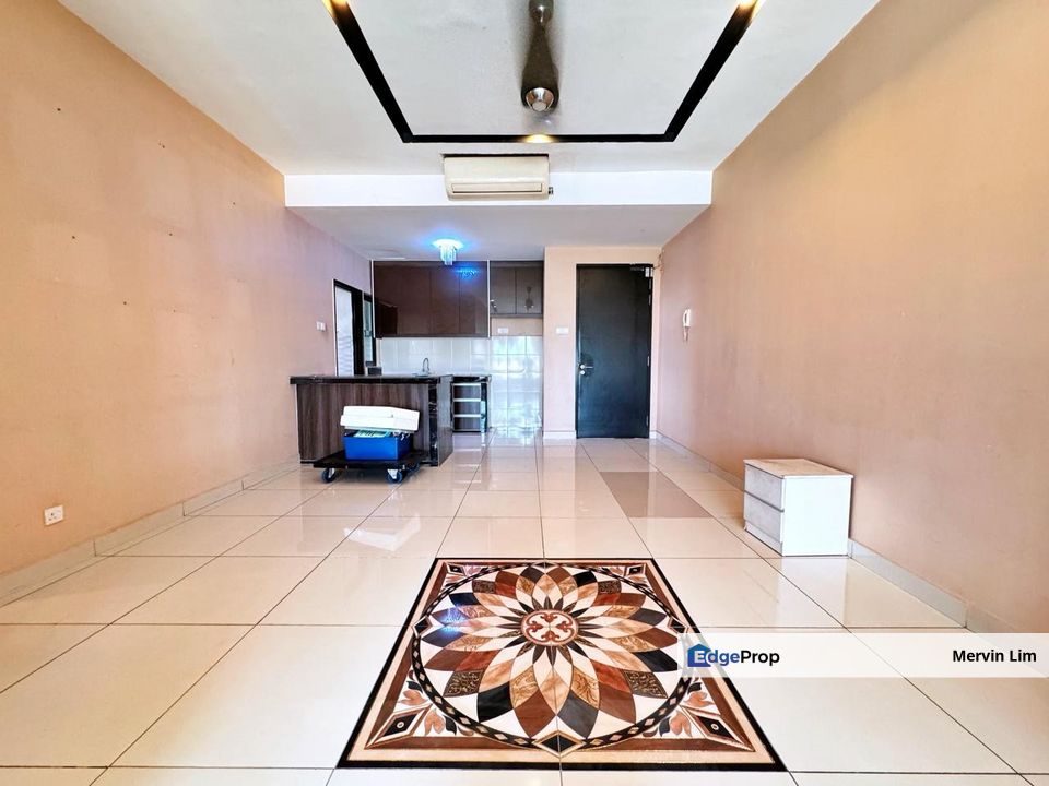 Semenyih Kiara Plaza Service Residence for sale Renovated & partially furnished BELOW price Semenyih, Selangor, Semenyih