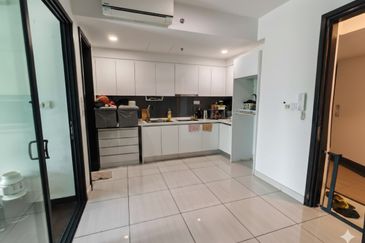 Almas @ Puteri Harbour