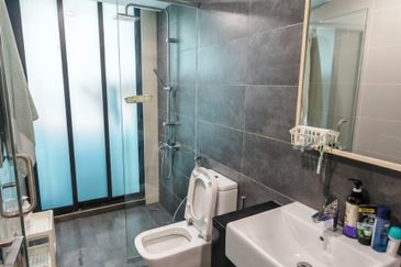 Almas @ Puteri Harbour