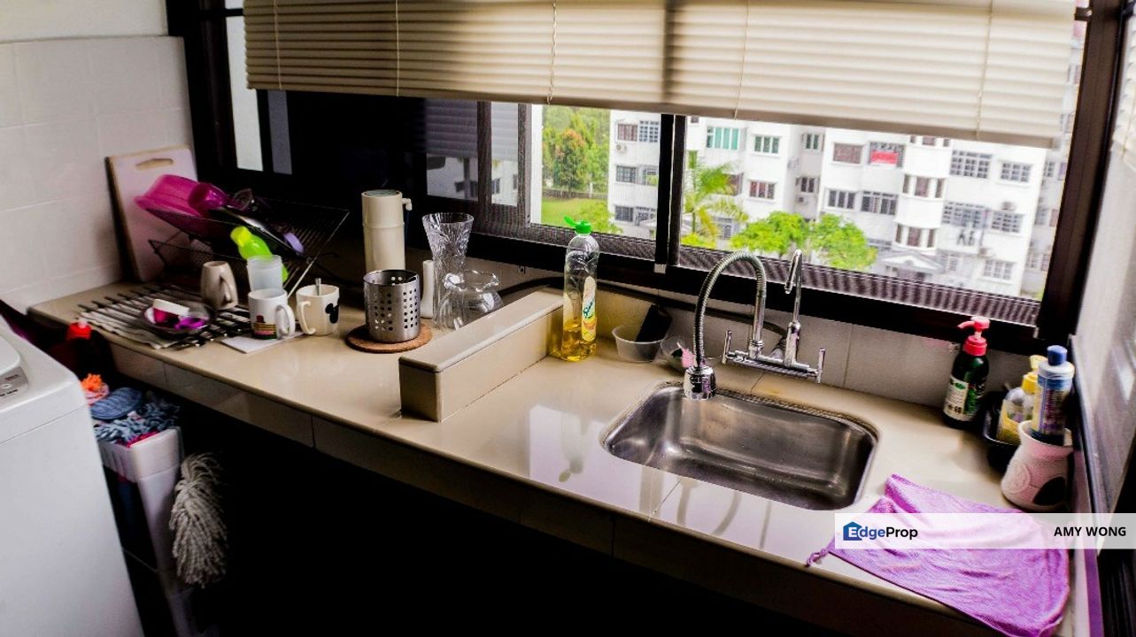 Bandar Puchong Jaya, Walk up 5 Storey Flat, 1100sf, Freehold, Selangor, Puchong