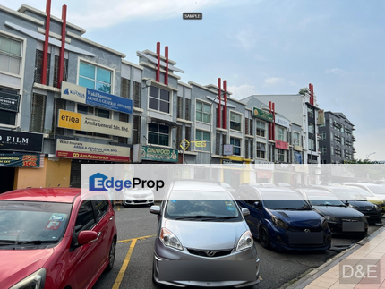 Facing Main Road 3sty Shop Renovated Shah Alam Avenue Freehold 20x70, Selangor, Shah Alam