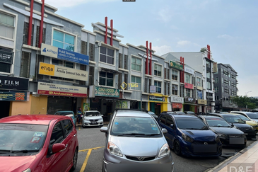 Alam Avenue 1