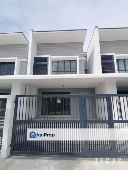 Good Condition Bandar Rimbayu Swans Double Storey House 22x70 4 Rooms, Selangor, Telok Panglima Garang