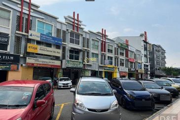 Alam Avenue 1