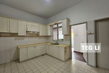 Kota Kemuning 2 Storey House Eria Renovated 22x75 Freehold Limited