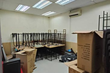 Setia Alam Prima Second Floor Shop Office 22x75 with partition 