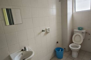 Setia Alam Prima Second Floor Shop Office 22x75 with partition 