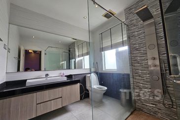 Antilla Lagoon Villa Kota Kemuning Duplex Townhouse 1787sf Freehold Fully Renovated Furnished Gated Guarded