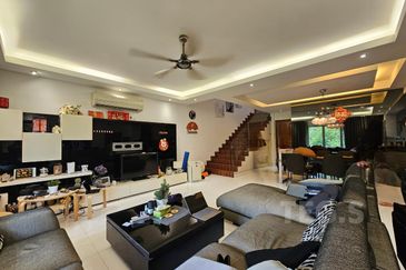 Antilla Lagoon Villa Kota Kemuning Duplex Townhouse 1787sf Freehold Fully Renovated Furnished Gated Guarded