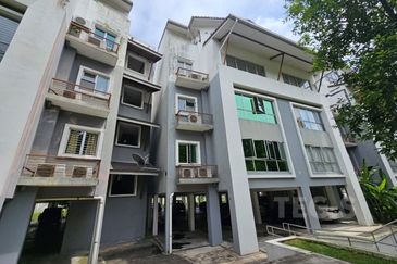 Antilla Lagoon Villa Kota Kemuning Duplex Townhouse 1787sf Freehold Fully Renovated Furnished Gated Guarded