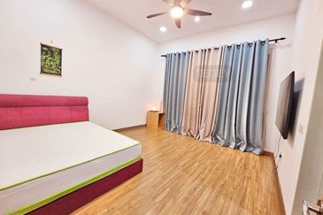 Full Renovated Furnished Extended Bandar Bukit Raja Klang Azira Double Storey House Facing No House 