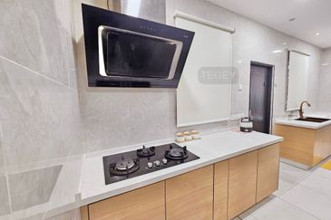 Full Renovated Furnished Extended Bandar Bukit Raja Klang Azira Double Storey House Facing No House 