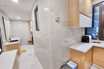 Full Renovated Furnished Extended Bandar Bukit Raja Klang Azira Double Storey House Facing No House 