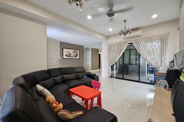Amverton Park Bukit Rimau 60x90 Double Storey Bungalow House Fully Renovated Partial Furnished Gated Guarded