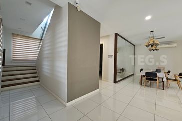 Amverton Park Bukit Rimau 60x90 Double Storey Bungalow House Fully Renovated Partial Furnished Gated Guarded