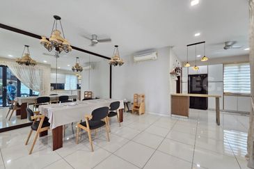Amverton Park Bukit Rimau 60x90 Double Storey Bungalow House Fully Renovated Partial Furnished Gated Guarded