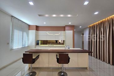 Renovated Bungalow 2 Storey House Amverton Park Bukit Rimau 60x150 9000sf Gated Guarded