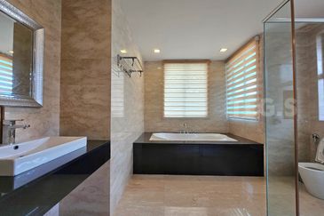 Renovated Bungalow 2 Storey House Amverton Park Bukit Rimau 60x150 9000sf Gated Guarded