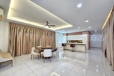 Renovated Bungalow 2 Storey House Amverton Park Bukit Rimau 60x150 9000sf Gated Guarded