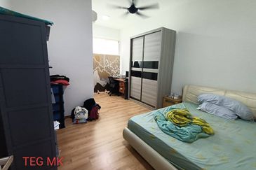 Grand Idaman Sentosa Klang 3 Storey House Superlink Non Flood Gated Guarded