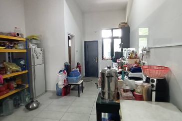 Grand Idaman Sentosa Klang 3 Storey House Superlink Non Flood Gated Guarded