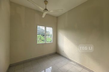 Greenhills Bukit Rimau Double Storey House 18x62.5 Gated Guarded Freehold 