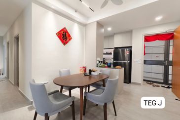 Setia Alam Sunsuria Residence Biggest Layout 1195sf 4 Bedrooms 2 Bathrooms Fully Renovated Furnished Gated Guarded