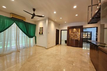 Renovated Extended Gated Guarded Eria Villas Kota Kemuning Shah Alam Double Storey Semi Detached House 4123sf