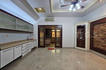 Renovated Extended Gated Guarded Eria Villas Kota Kemuning Shah Alam Double Storey Semi Detached House 4123sf