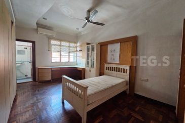 Renovated Extended Gated Guarded Eria Villas Kota Kemuning Shah Alam Double Storey Semi Detached House 4123sf