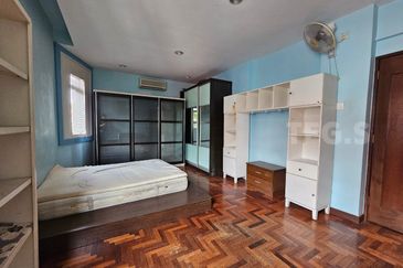 Renovated Extended Gated Guarded Eria Villas Kota Kemuning Shah Alam Double Storey Semi Detached House 4123sf