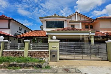 Renovated Extended Gated Guarded Eria Villas Kota Kemuning Shah Alam Double Storey Semi Detached House 4123sf