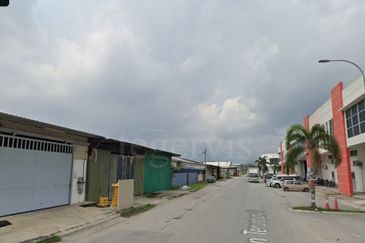 Pekan Meru Klang Near Top Glove Factory 1.5 Storey Light Industrial Factory Freehold  24 x 80