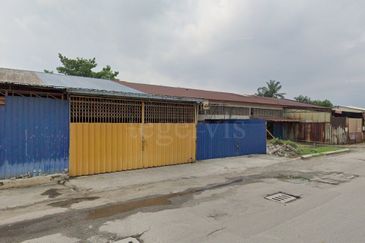 Pekan Meru Klang Near Top Glove Factory 1.5 Storey Light Industrial Factory Freehold  24 x 80