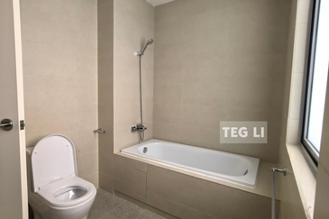 Broadleaf (alam Kemuning)