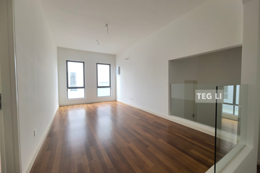 Broadleaf (alam Kemuning)