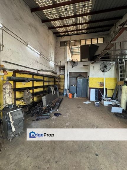 End Lot Taman Perindustrian Puchong Utama 1 Storey End lot Factory, Selangor, Puchong