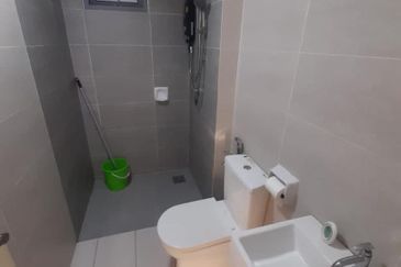 Adria Residence @ Gravit8