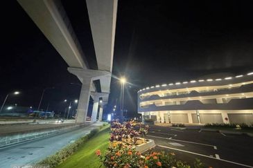 Triowalk Bukit Tinggi Klang Ground Floor Shop Lot Facing Main Road Near Aeon Lrt 1023sf Brand New