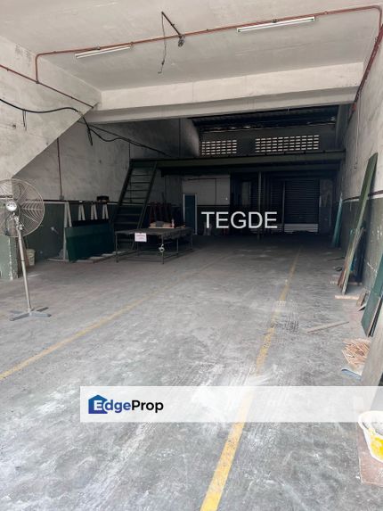 Jalan Kebun Putera Klang 1.5 Storey Factory Warehouse 100amp 24x80 With Cf , Selangor, Klang