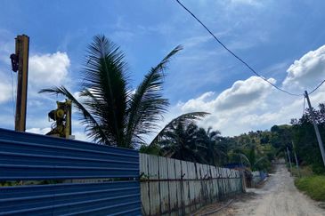 Jalan Bukit Cherakah