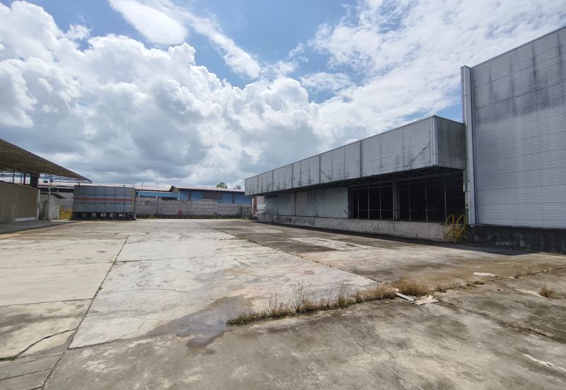 Pekan Nenas factory warehouse 