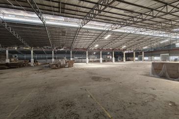 Pekan Nenas factory warehouse 