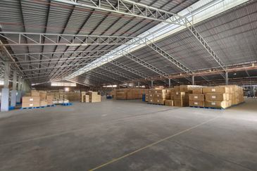 Pekan Nenas factory warehouse 