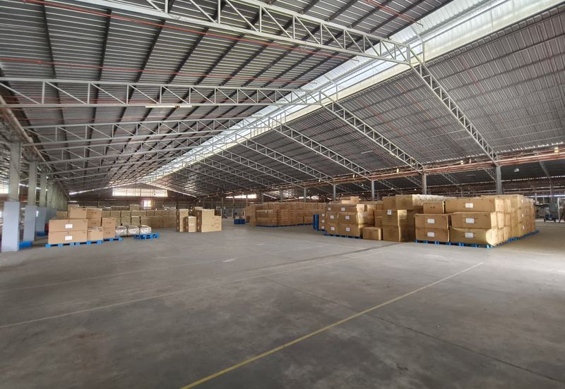 Pekan Nenas factory warehouse 