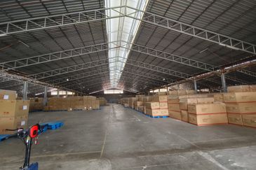 Pekan Nenas factory warehouse 