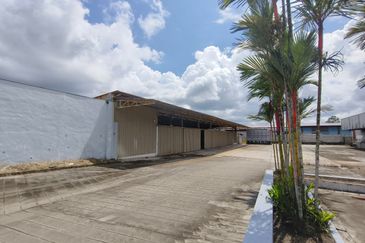 Pekan Nenas factory warehouse 