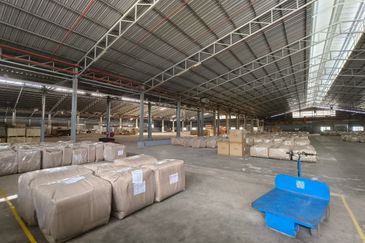 Pekan Nenas factory warehouse 
