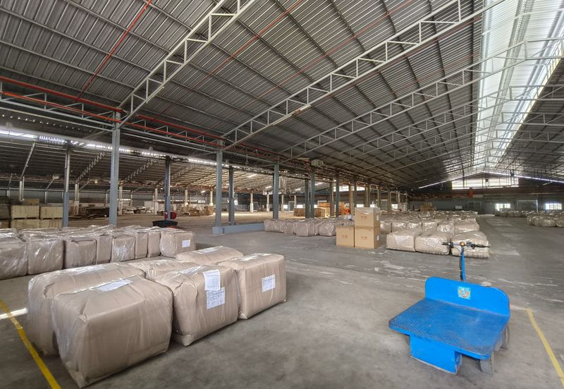 Pekan Nenas factory warehouse 
