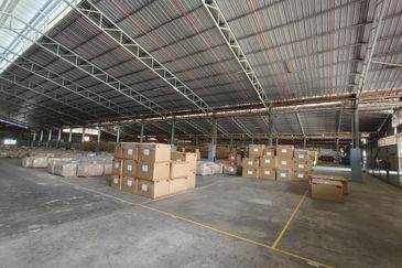 Pekan Nenas factory warehouse 